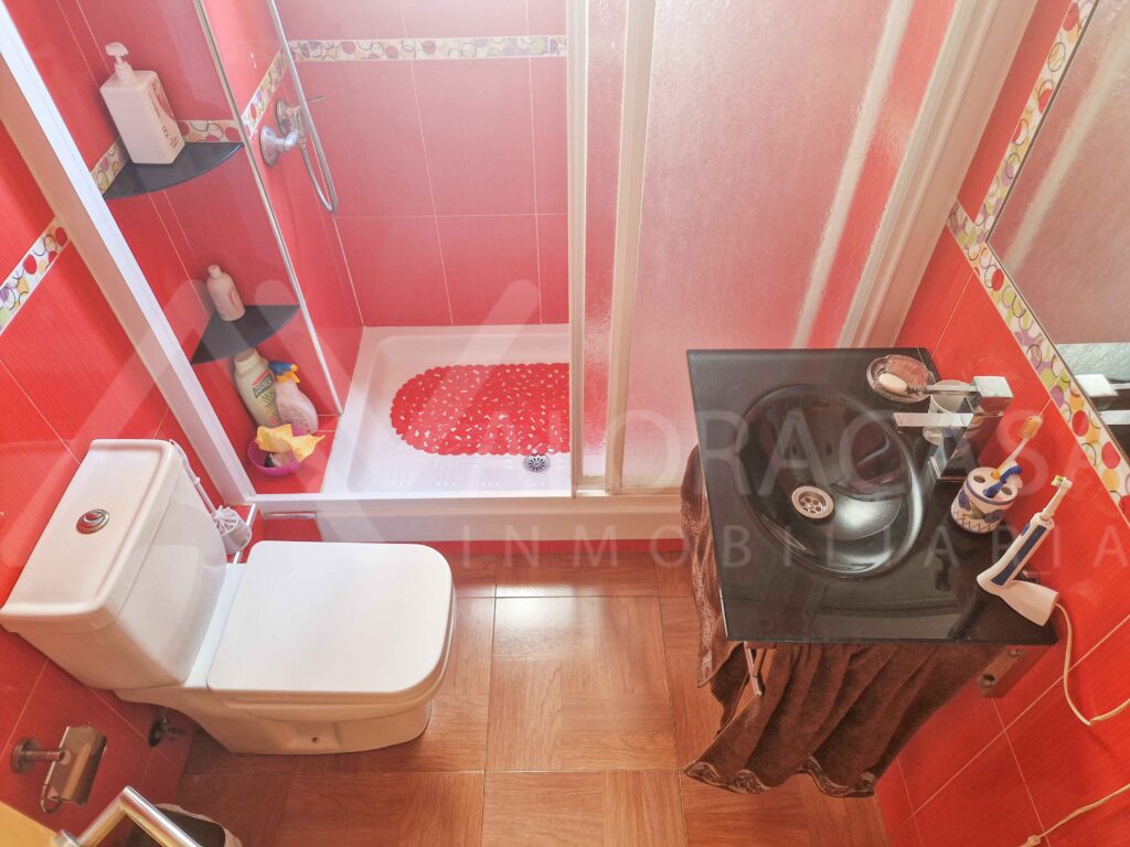 Piso en alquiler de 2 habitaciones 1 bano vestidor salon y cocina 20