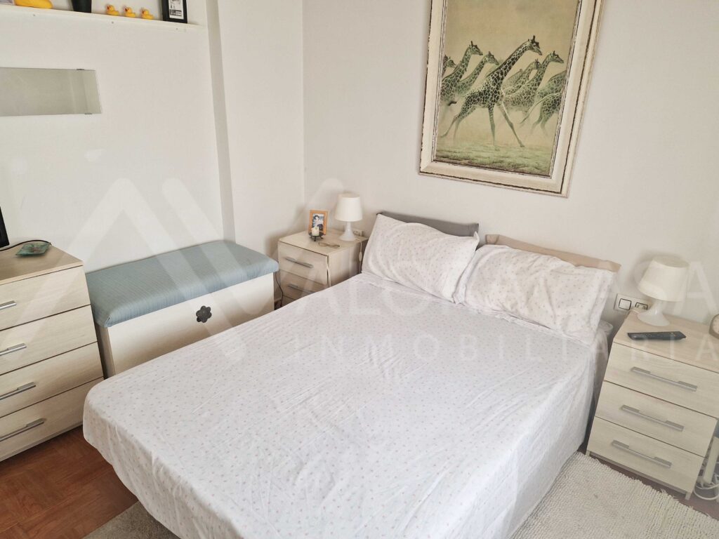 Piso en alquiler de 2 habitaciones 1 bano vestidor salon y cocina 24