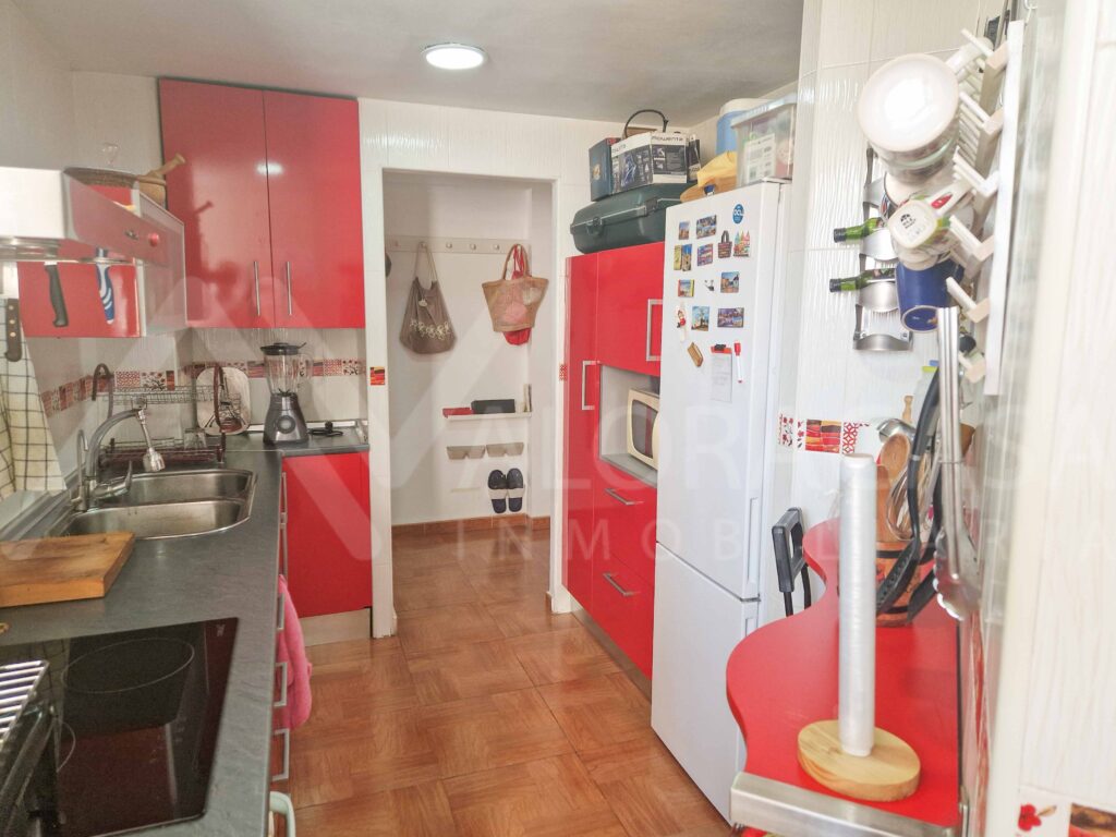 Piso en alquiler de 2 habitaciones 1 bano vestidor salon y cocina 3