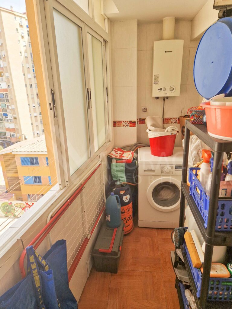 Piso en alquiler de 2 habitaciones 1 bano vestidor salon y cocina 35