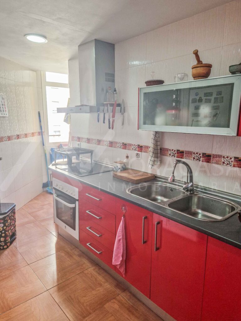 Piso en alquiler de 2 habitaciones 1 bano vestidor salon y cocina 36