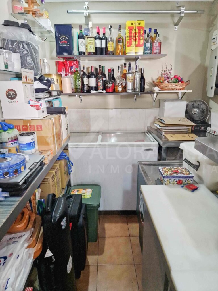 Local en alquiler en Huelin 22