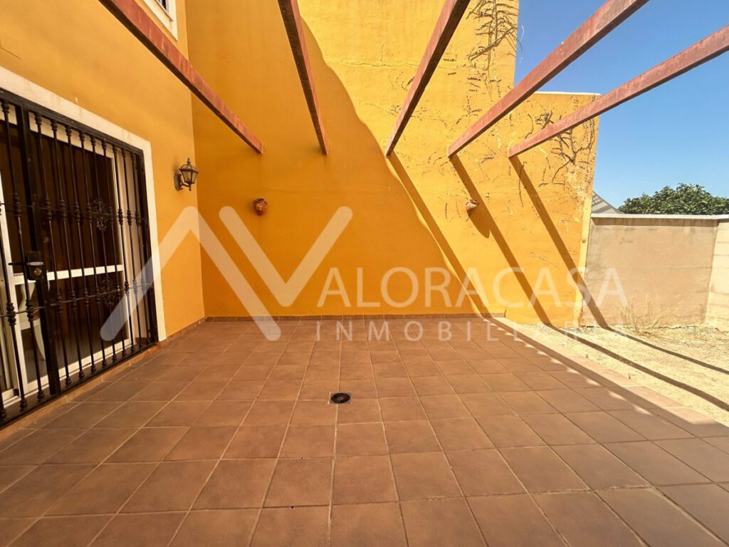 Casa en alquiler en cartama 5