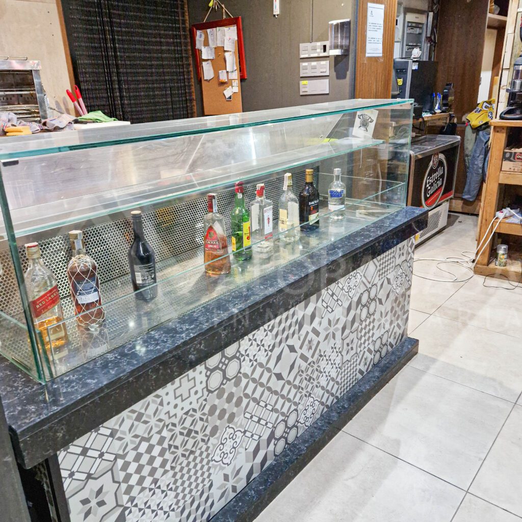 Bar en traspaso en Avda Carlos de Haya 20