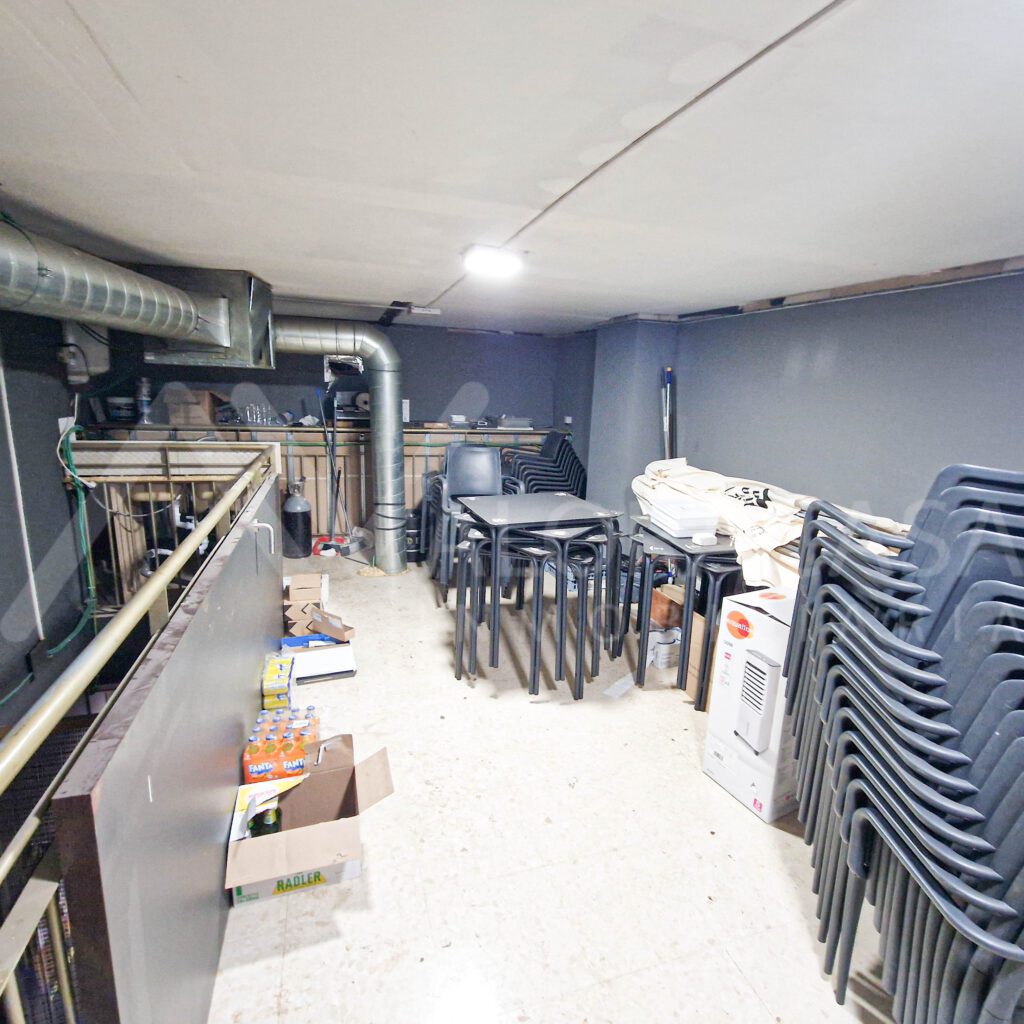 Bar en traspaso en Avda Carlos de Haya 27