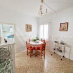 Casa en venta en Carranque de 4 habitaciones 1 bano y 1 aseo 45