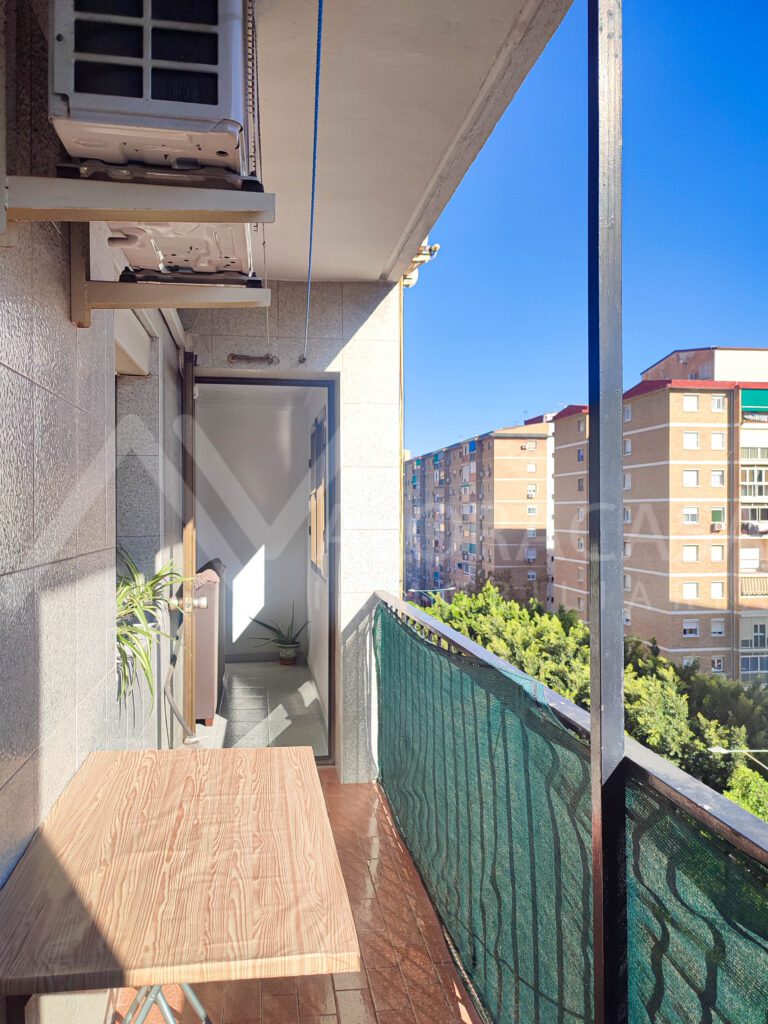 Piso en alquiler en La Luz 3 habitaciones 1 bano salon terraza y cocina 8