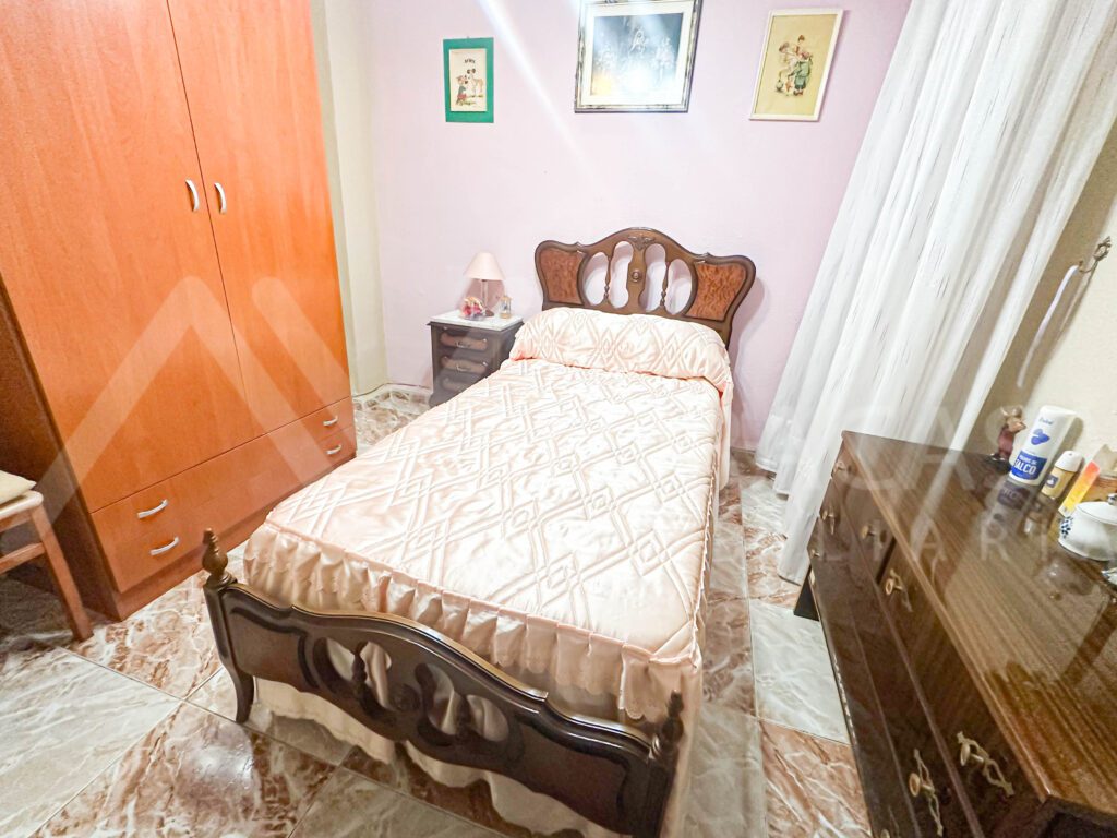 Piso en venta en Carretera Cadiz 3 habitaciones 1 bano salo y cocina 18