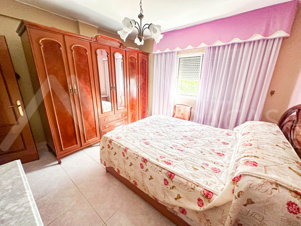 Piso en venta en Carretera Cadiz 3 habitaciones 1 bano salo y cocina 2