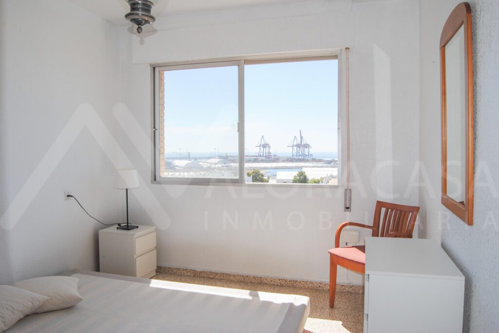 Piso de alquiler con vistas al mar 11