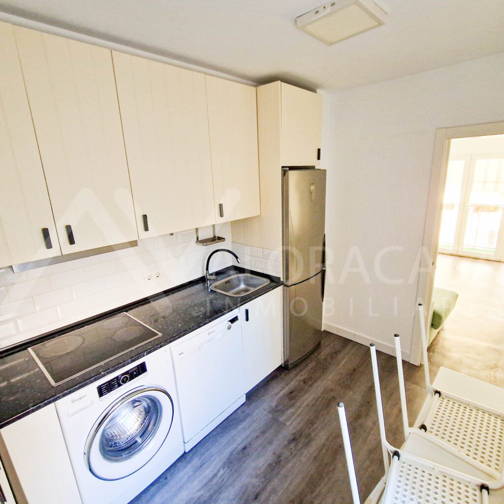 Piso en Huelin 3 habitaciones 1 bano salon y cocina 16