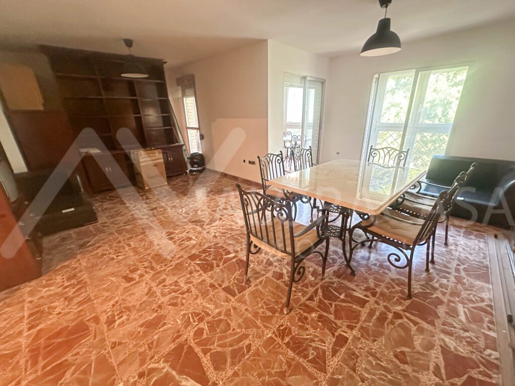 Piso en venta en Avda Andalucia de 4 habitaciones 2 banos salon y cocina 19
