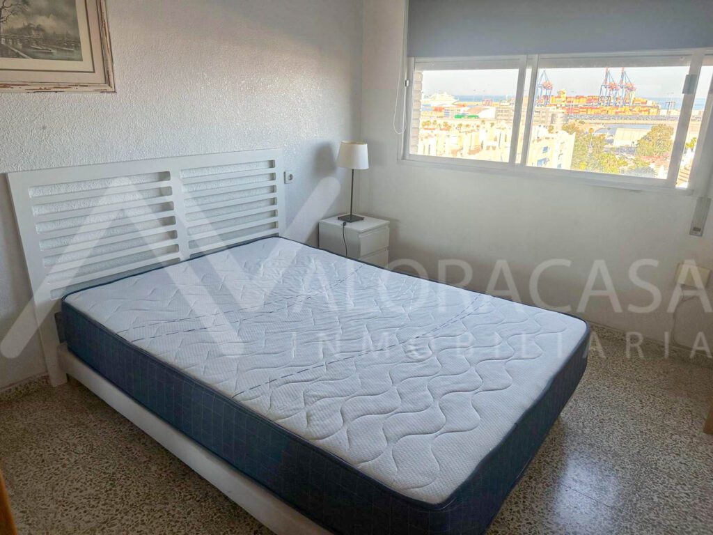 Piso en alquiler en Huelin de 2 habitaciones 1 bano salon cocina y terraza 14