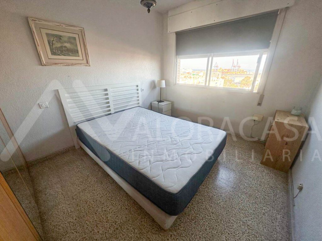Piso en alquiler en Huelin de 2 habitaciones 1 bano salon cocina y terraza 15