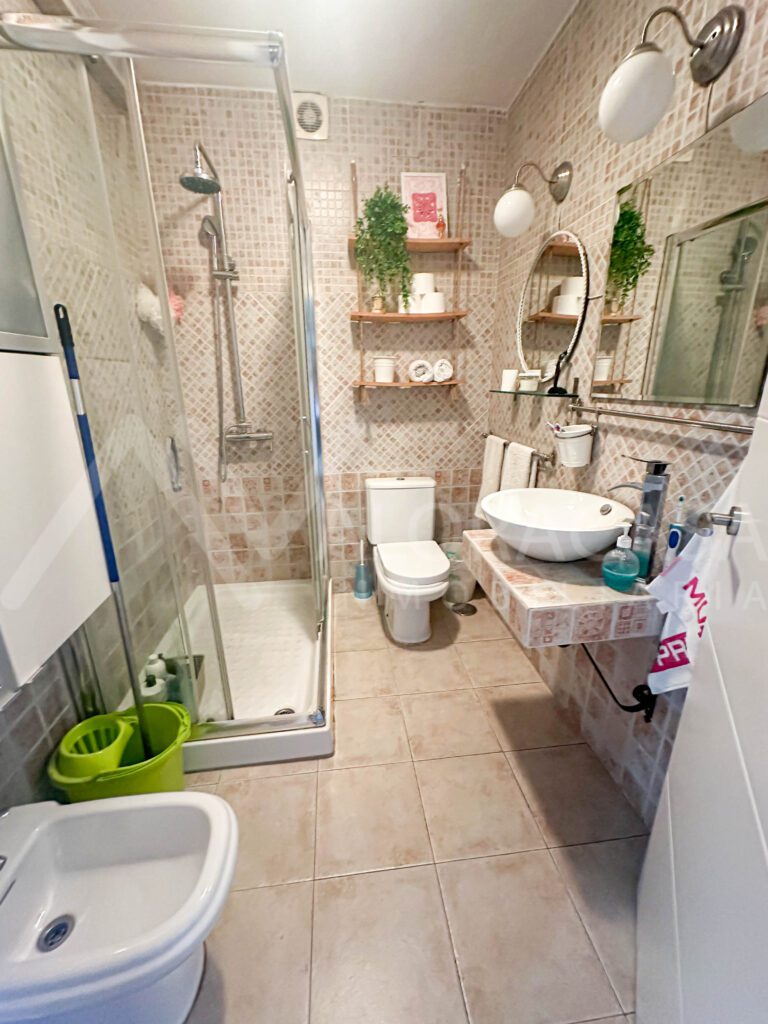 Piso en venta en Huelin 3 habitaciones 1 bano 1