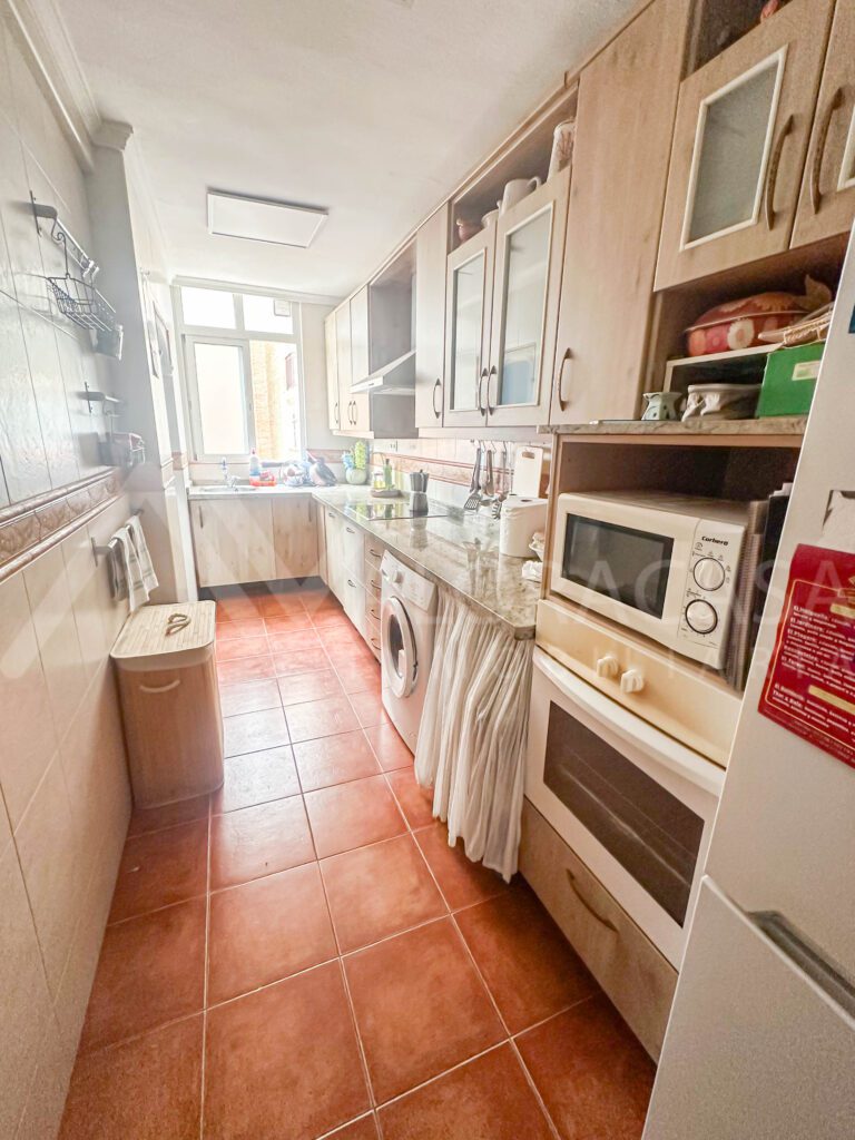 Piso en venta en Huelin 3 habitaciones 1 bano 17