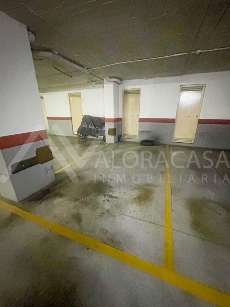 Garaje y trastero en venta en Huelin 4
