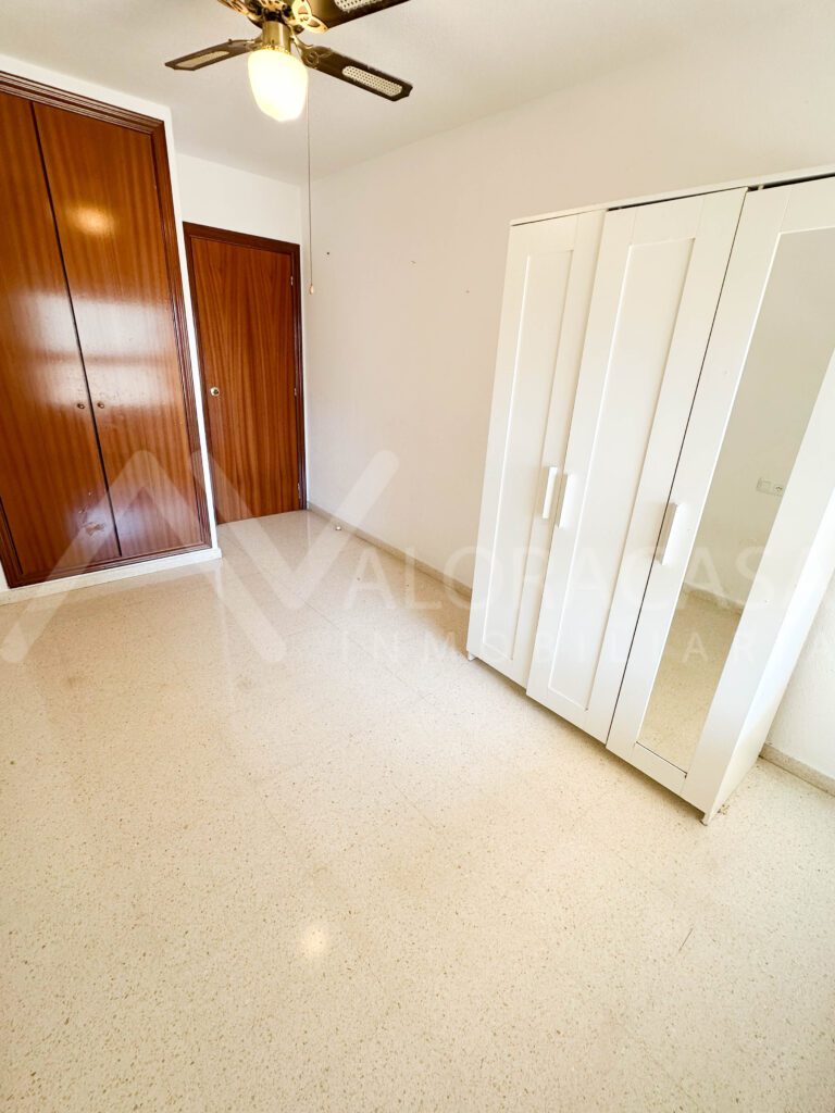 Piso en venta en Huelin 1a linea de playa con terraza y garaje 13