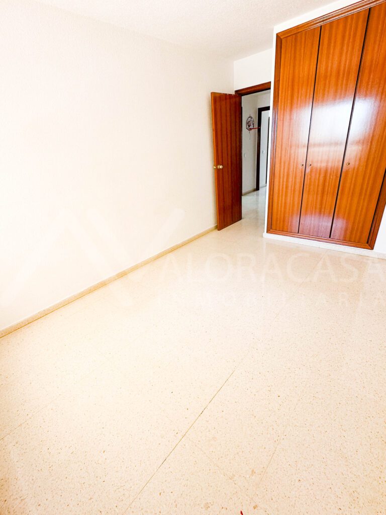 Piso en venta en Huelin 1a linea de playa con terraza y garaje 27