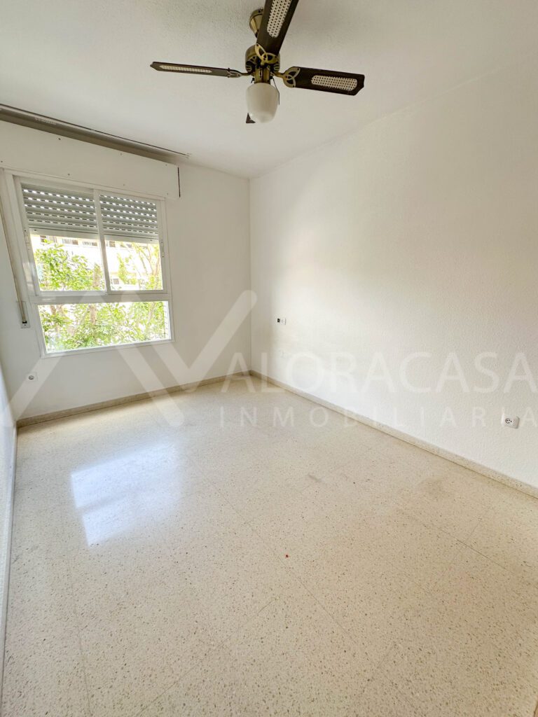Piso en venta en Huelin 1a linea de playa con terraza y garaje 6