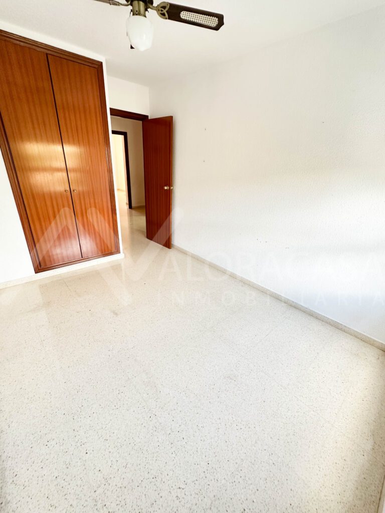 Piso en venta en Huelin 1a linea de playa con terraza y garaje 8