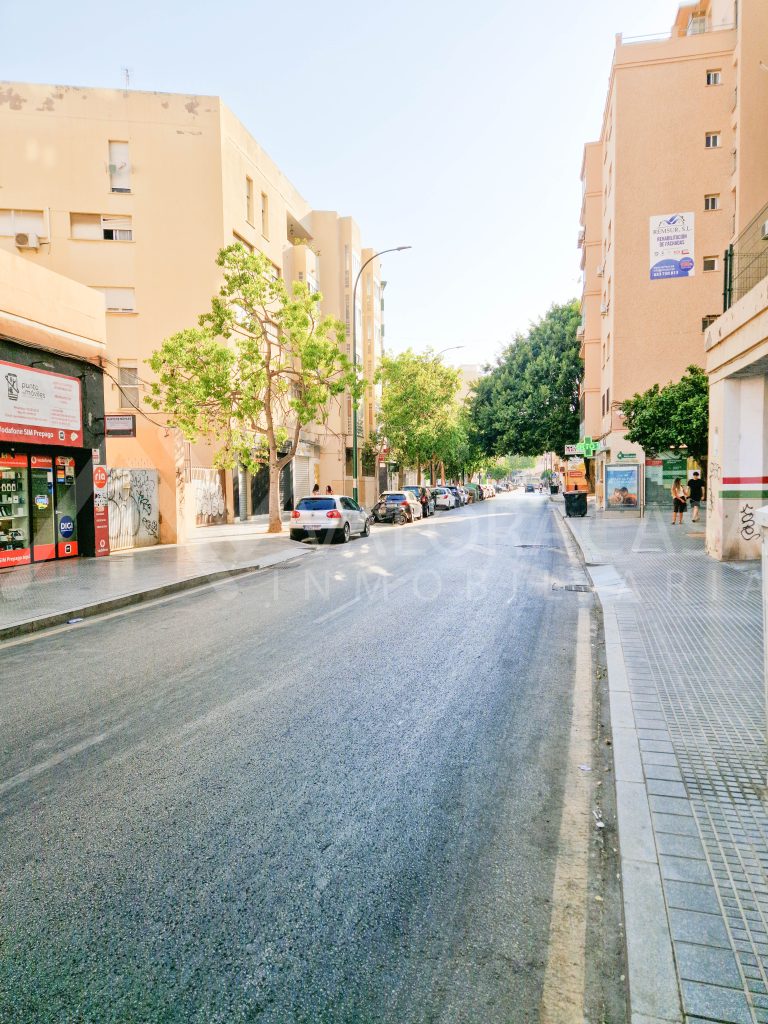 Local en alquiler en Paseo Los Tilos 6