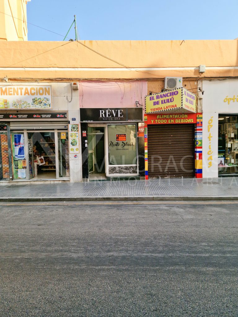 Local en alquiler en Paseo Los Tilos 7 1
